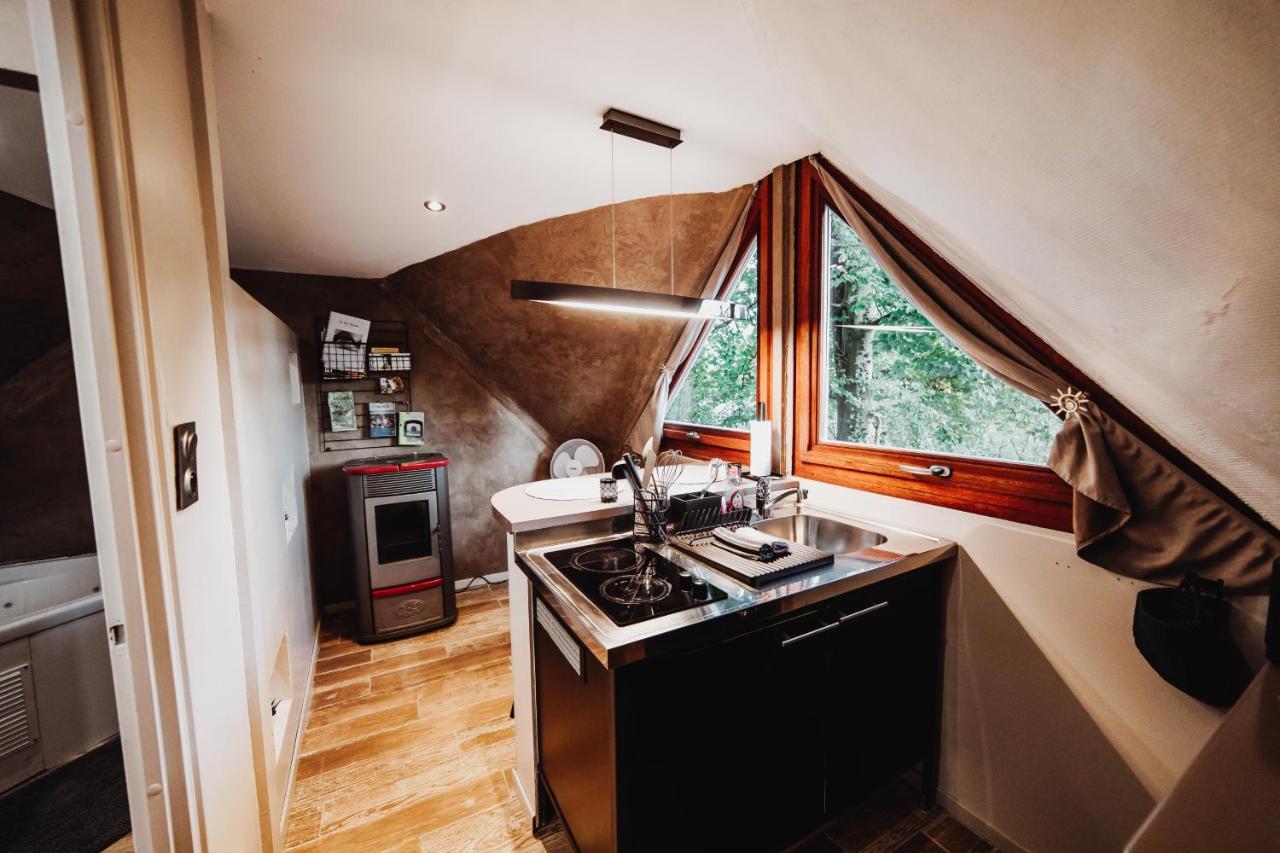 Chalet Tropical Avec Bain A Bulles - In The Woods Gesves Exterior foto