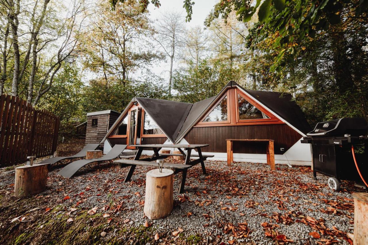 Chalet Tropical Avec Bain A Bulles - In The Woods Gesves Exterior foto