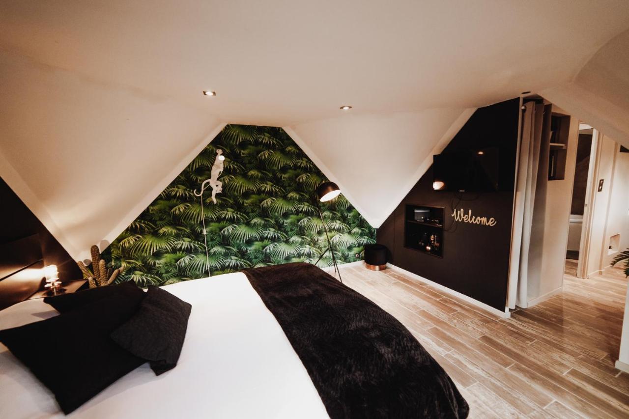 Chalet Tropical Avec Bain A Bulles - In The Woods Gesves Exterior foto