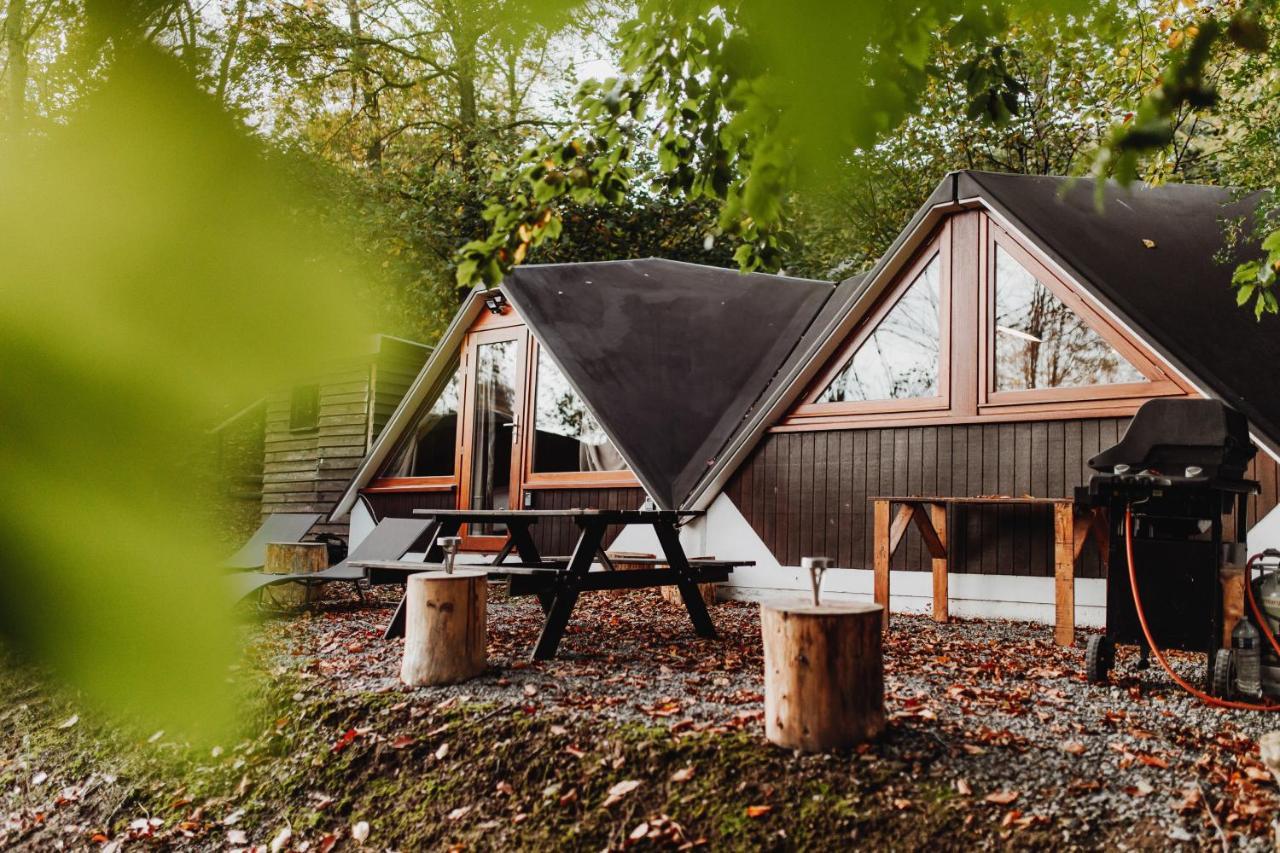 Chalet Tropical Avec Bain A Bulles - In The Woods Gesves Exterior foto